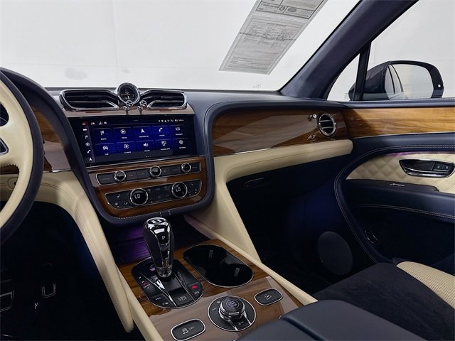 Used 2022 Bentley Bentayga image 26