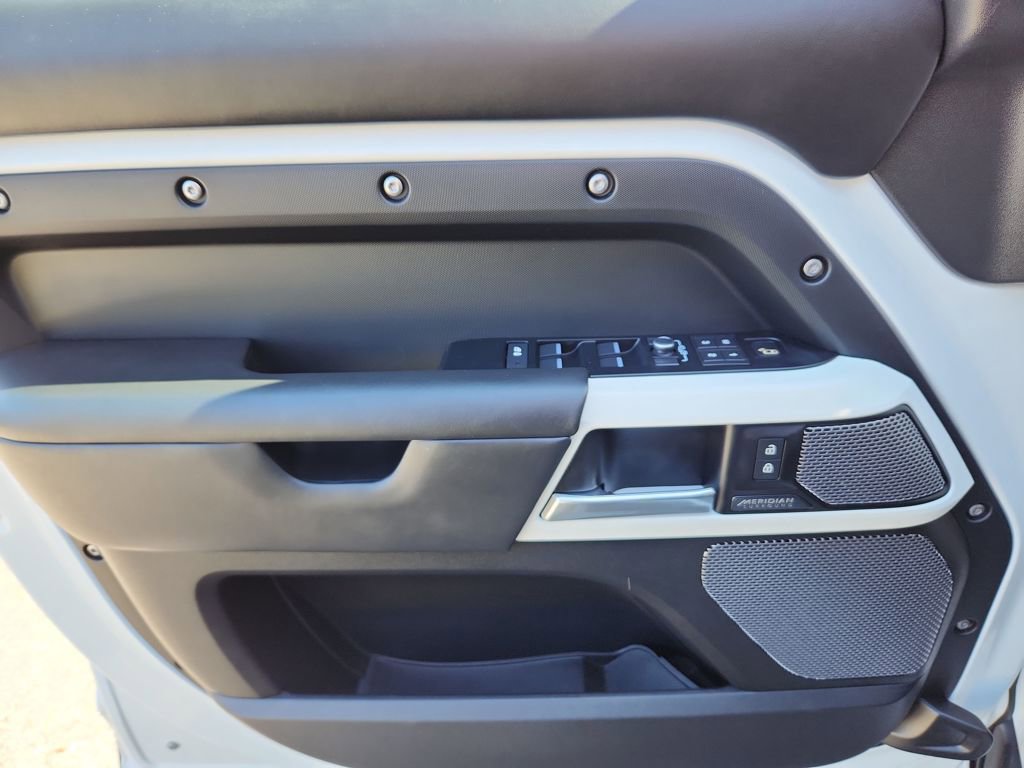 Used 2022 Land Rover Defender 110 X-Dynamic HSE image 23