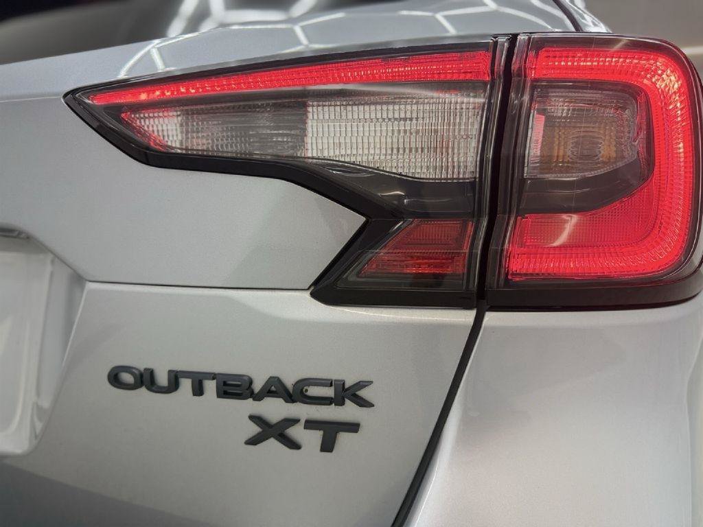 Used 2020 Subaru Outback Onyx Edition XT AWD/4WD image 37
