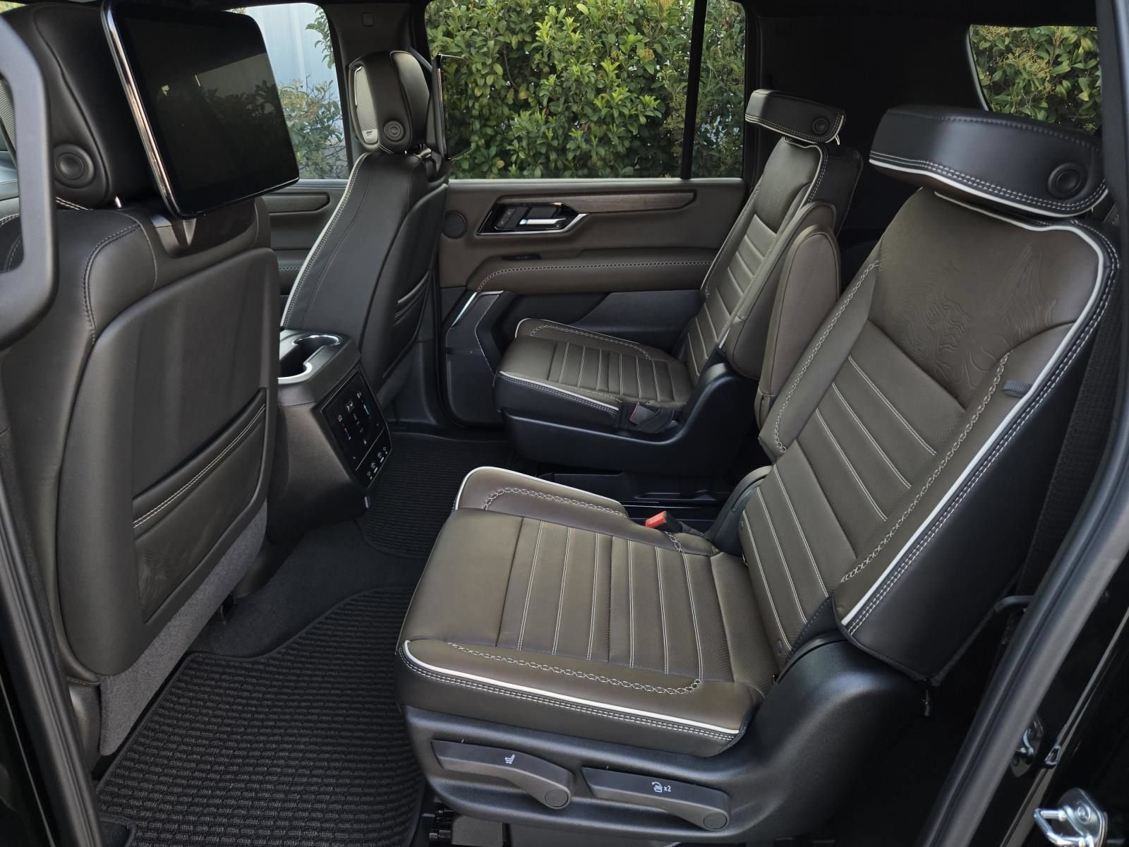 New 2026 GMC Yukon XL Denali Ultimate AWD/4WD image 4