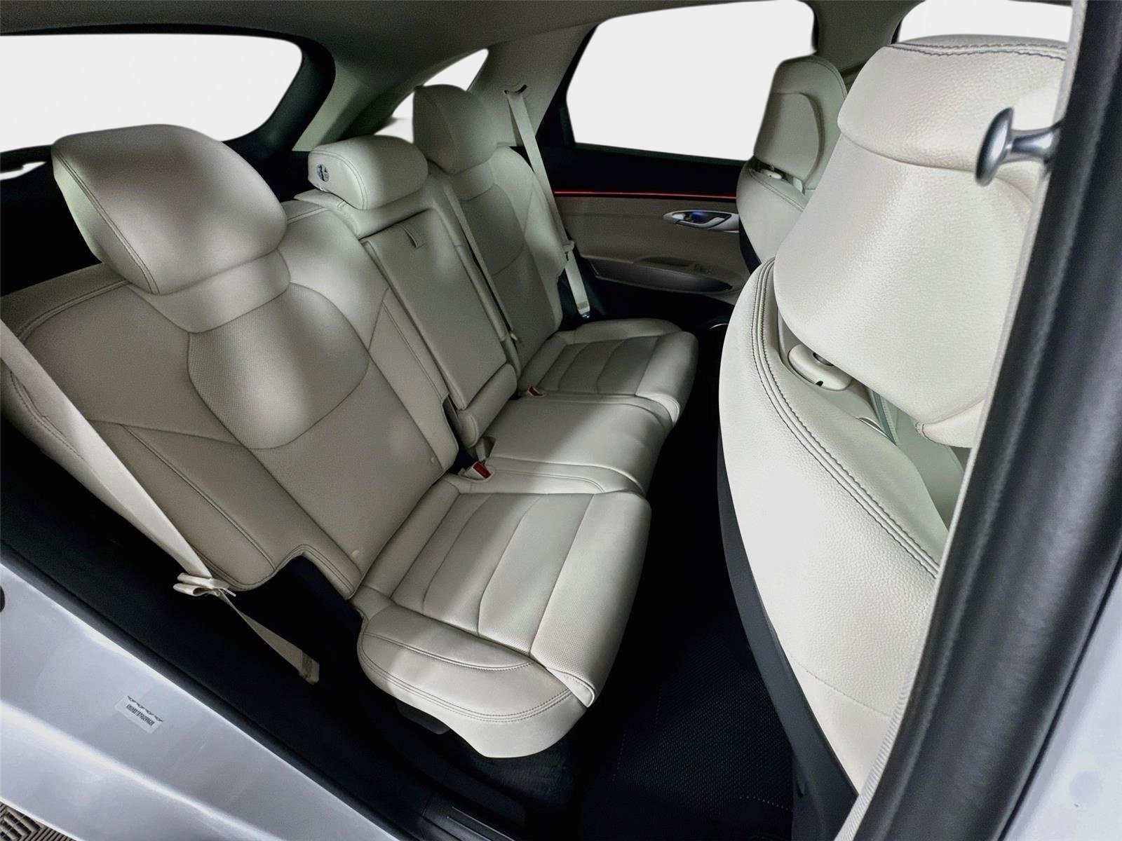 New 2027 Genesis GV70 2.5T Select AWD/4WD image 28