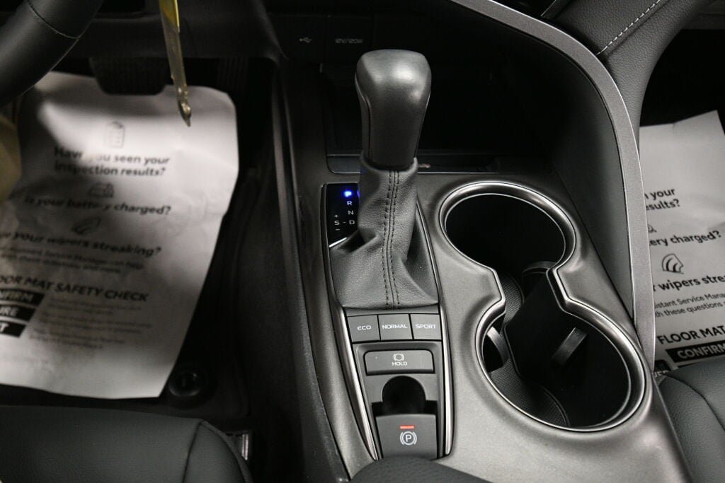 Certified 2024 Toyota Camry SE AWD/4WD image 17