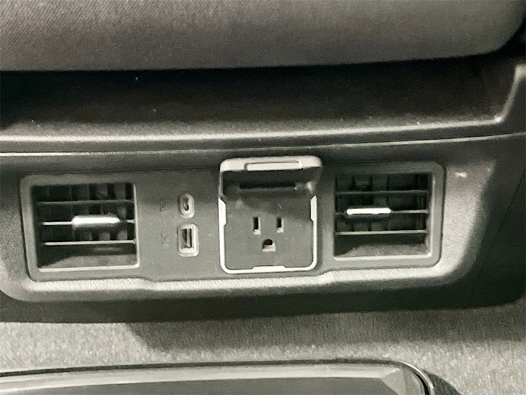 Used 2023 Chevrolet Silverado 1500 LT image 25