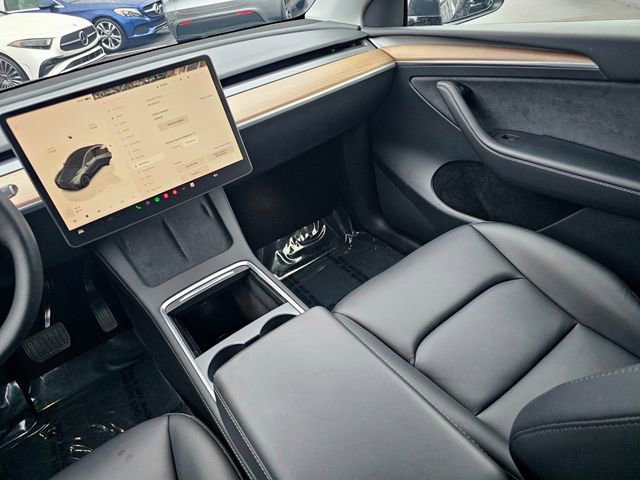 Used 2023 Tesla Model Y Long Range image 32