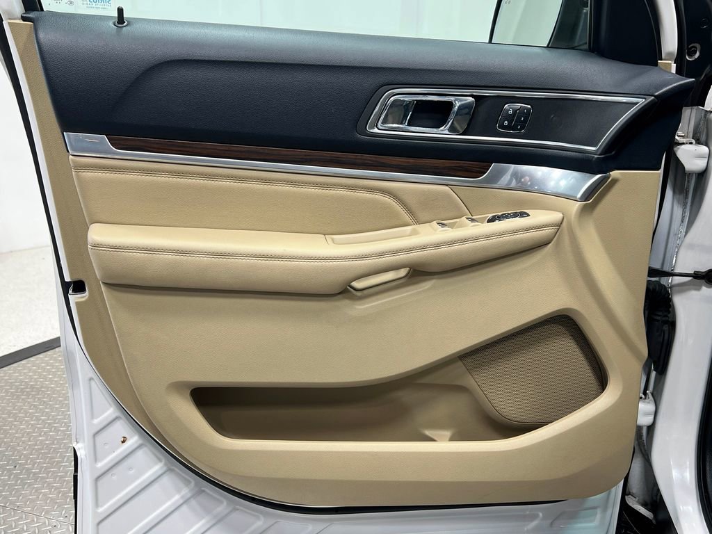 Used 2016 Ford Explorer Limited w/ Equipment Group 301A image 16