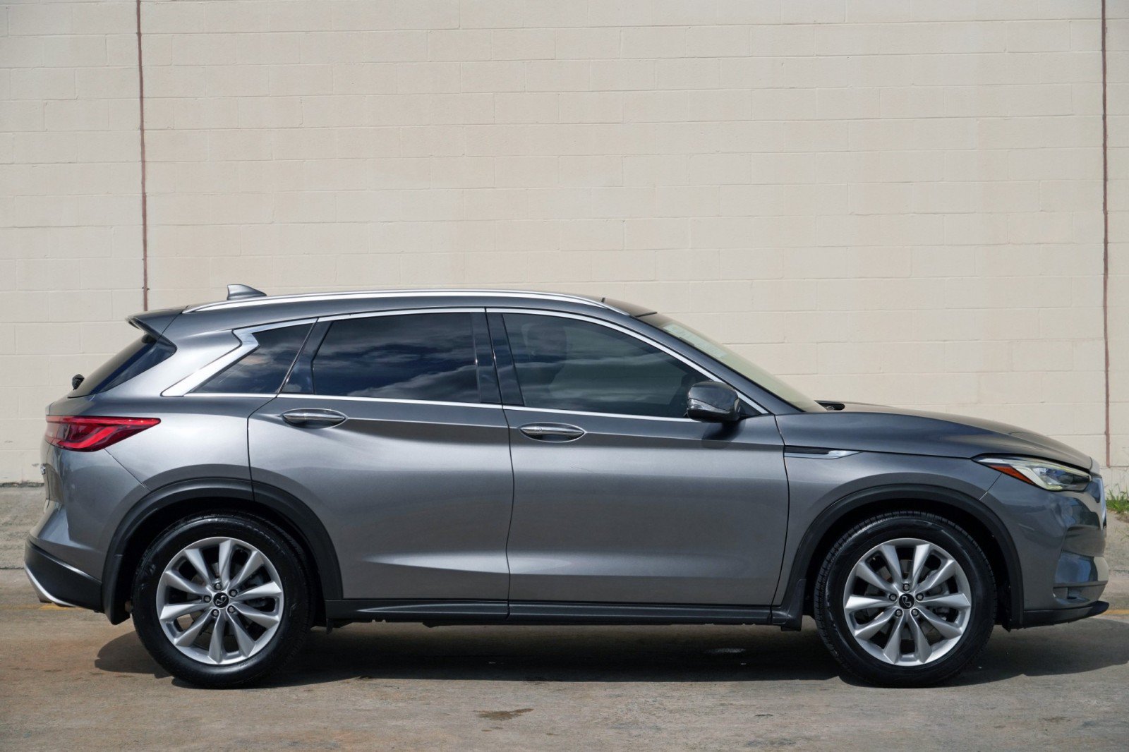 Used 2020 INFINITI QX50 Luxe w/ Navigation Package FWD image 55
