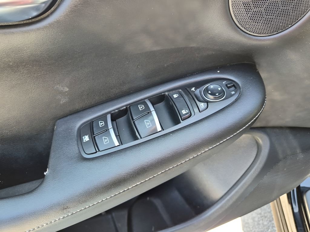 Used 2022 INFINITI QX50 Luxe w/ Appearance Package image 27