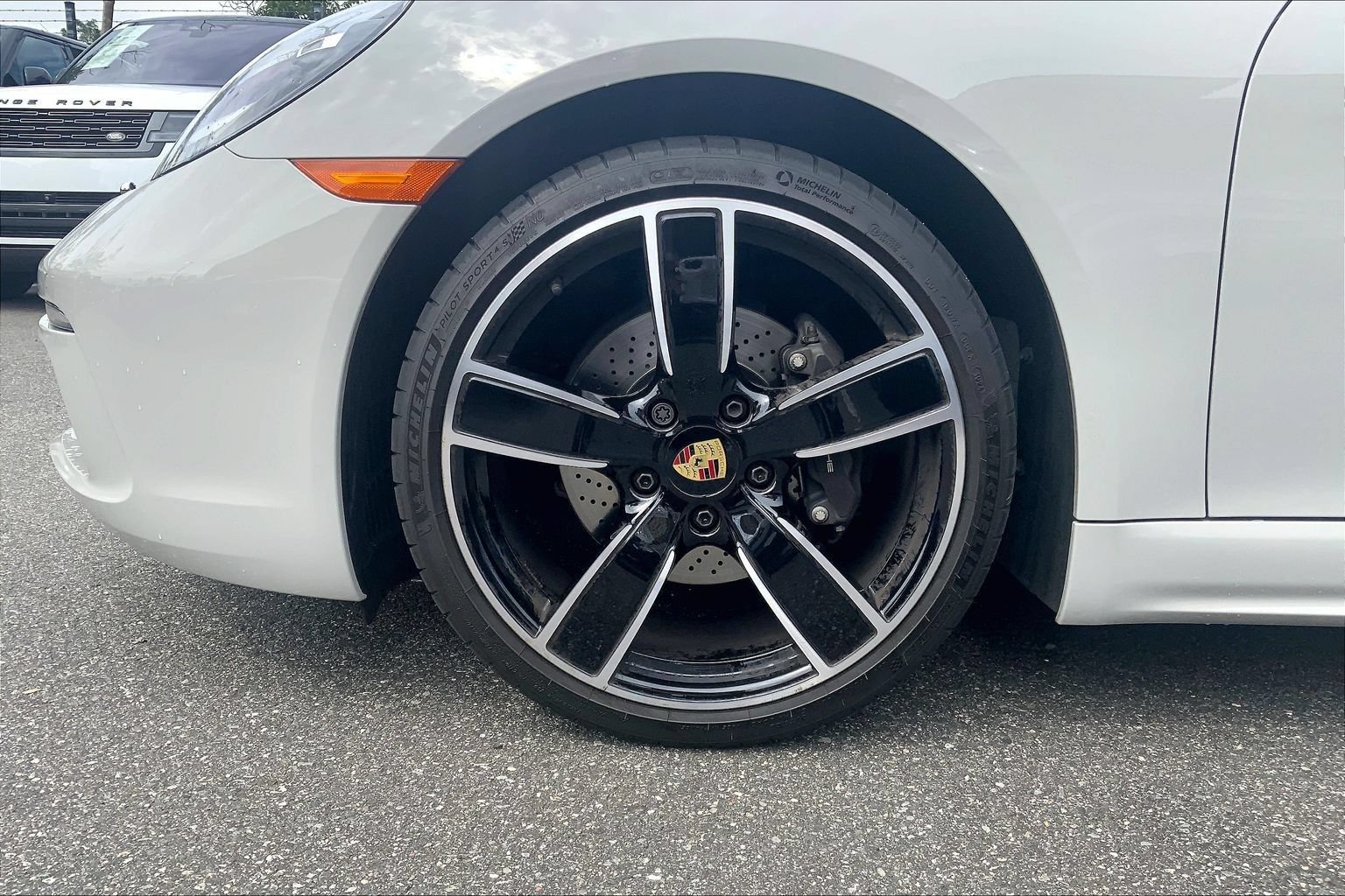 Used 2024 Porsche 718 Cayman RWD image 5