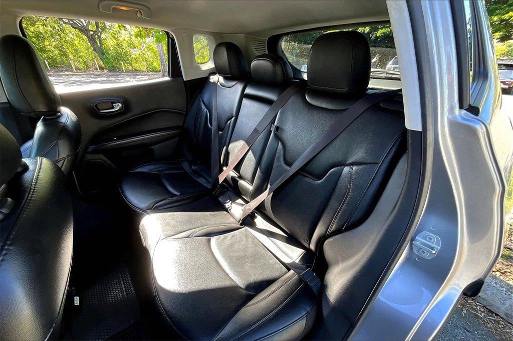 Used 2020 Jeep Compass Limited image 28