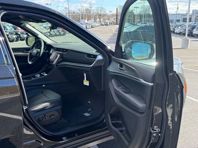 New 2025 Jeep Grand Cherokee L Limited image 29