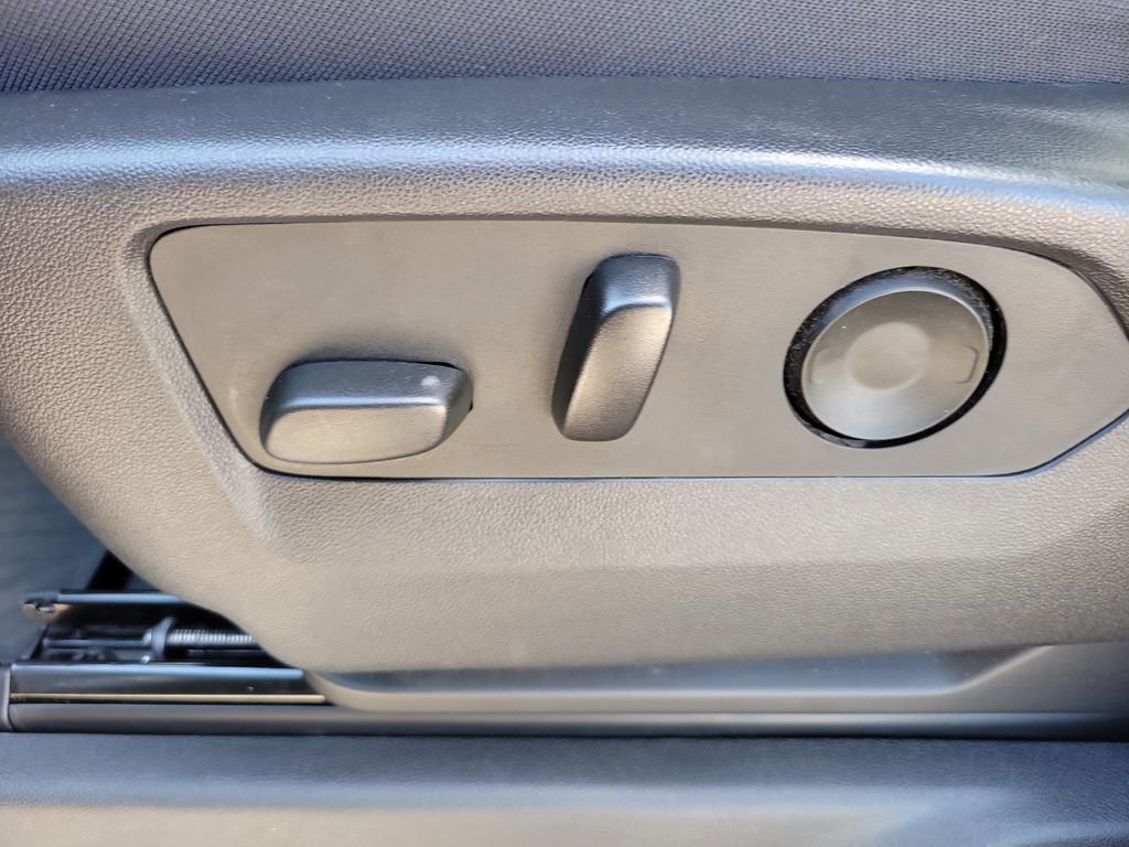 Used 2022 Chevrolet Silverado 1500 Custom image 20