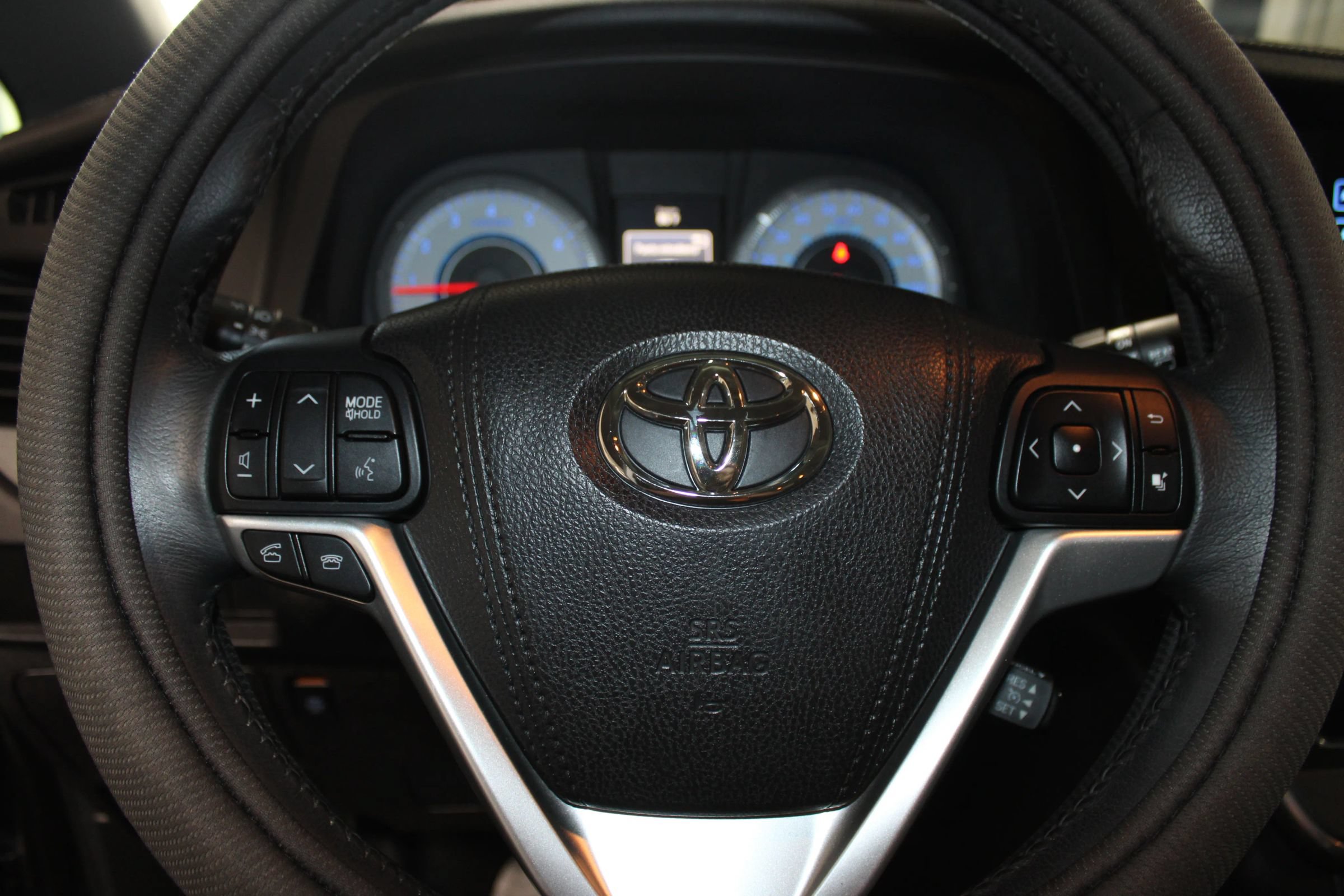 Used 2015 Toyota Sienna SE w/ SE Preferred Package FWD image 22