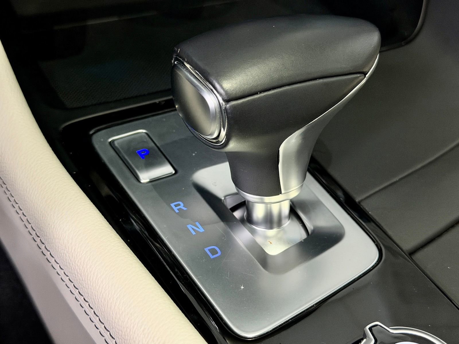 Used 2023 Genesis G70 2.0T AWD/4WD image 30