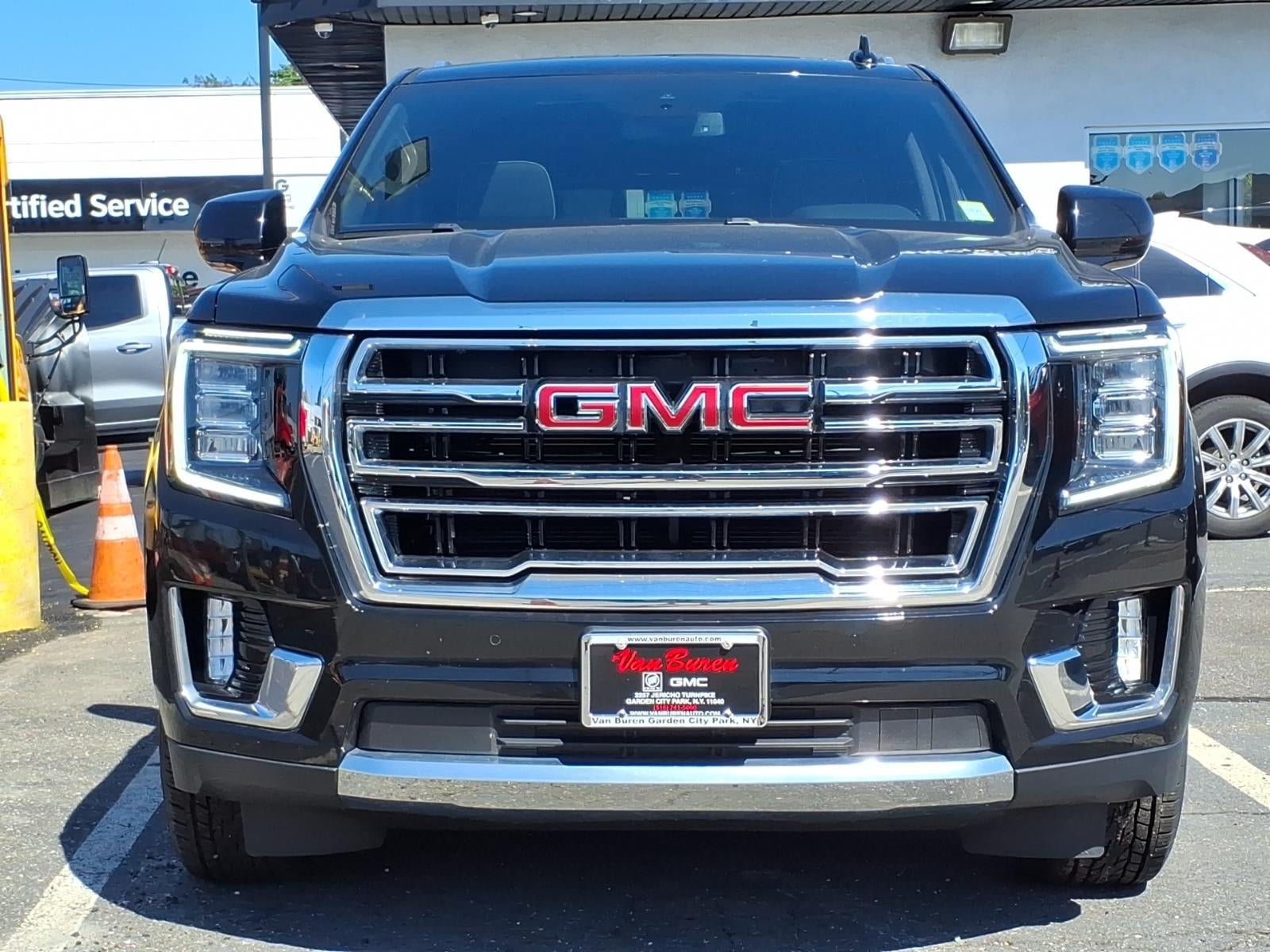 Certified 2023 GMC Yukon XL SLT AWD/4WD image 2