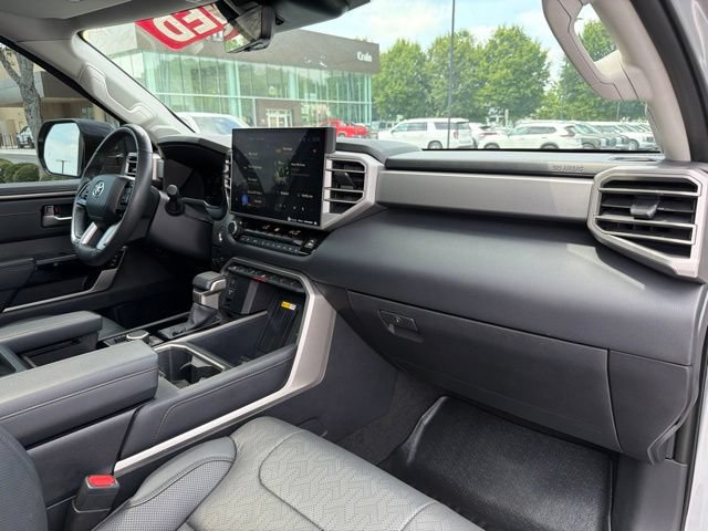 Used 2024 Toyota Tundra Limited AWD/4WD image 31