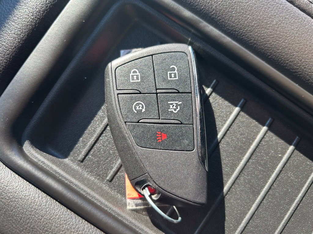 Used 2023 GMC Yukon XL SLE AWD/4WD image 23