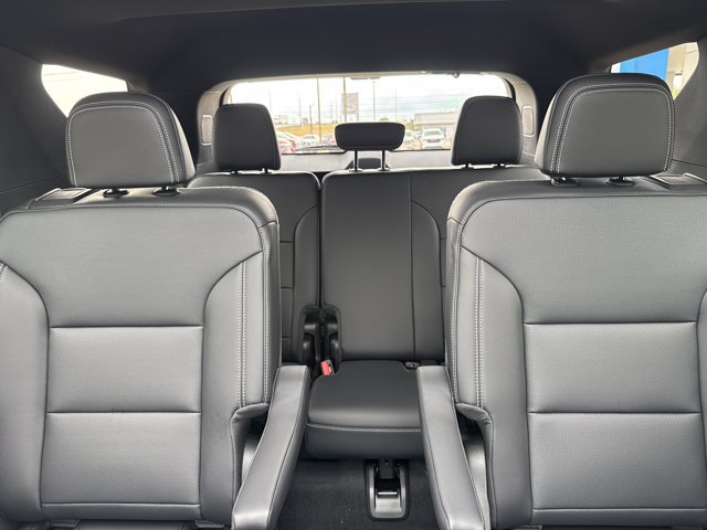 New 2027 Chevrolet Traverse LT w/ Sun and Wheel Package FWD image 19