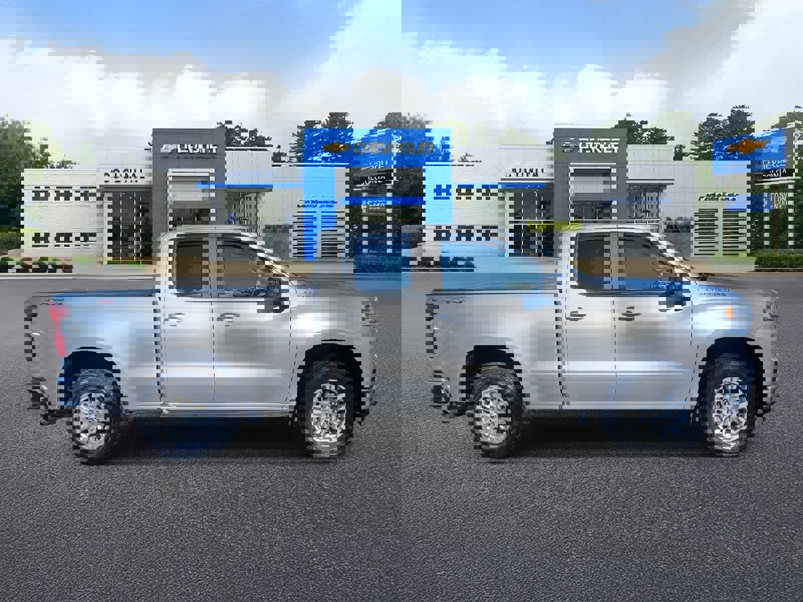 Used 2021 Chevrolet Silverado 1500 RST image 3