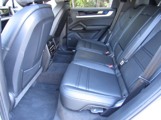 Certified 2025 Porsche Cayenne S AWD/4WD image 15