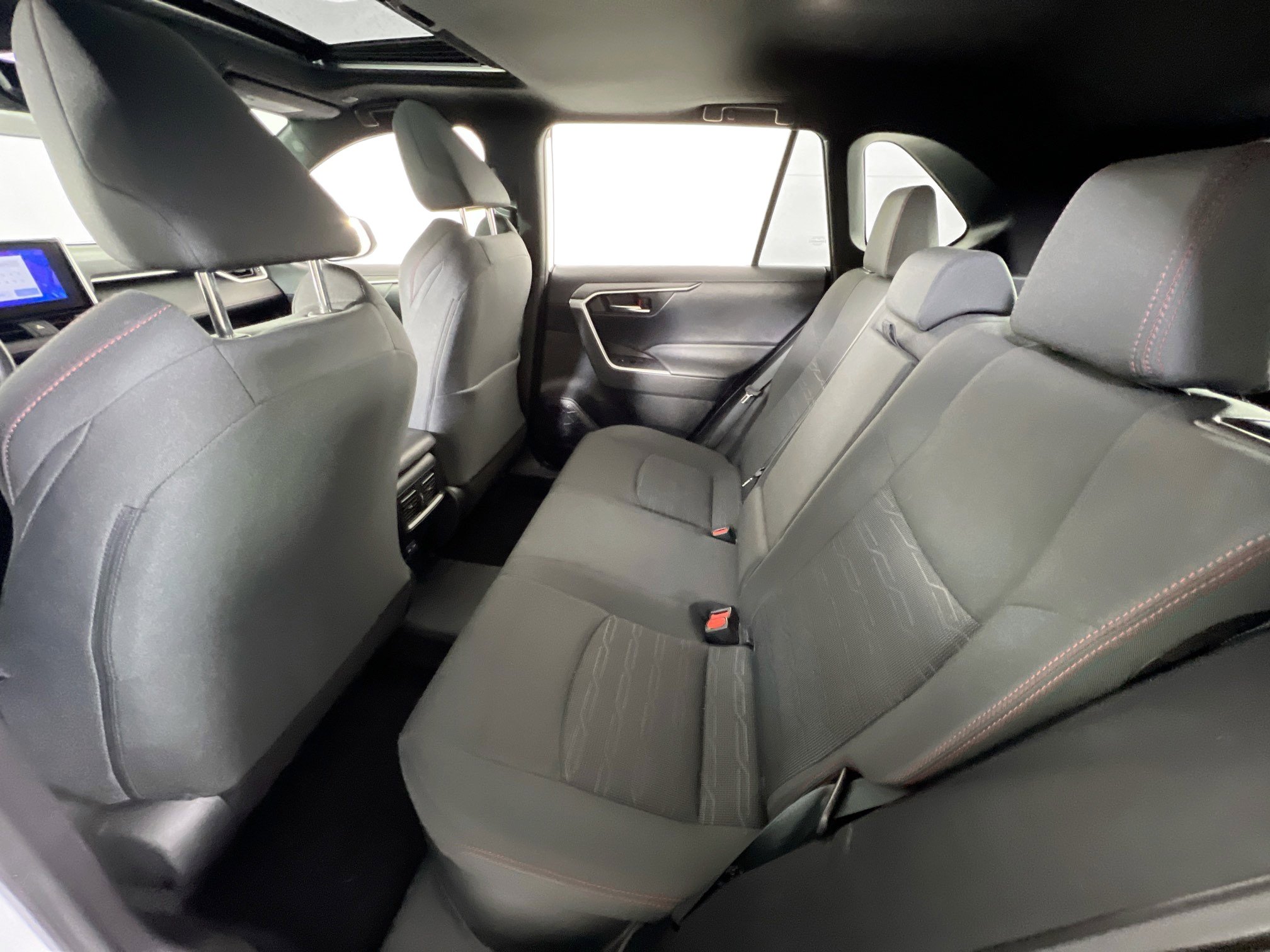 Used 2023 Toyota RAV4 SE w/ Weather & Moonroof Package image 24