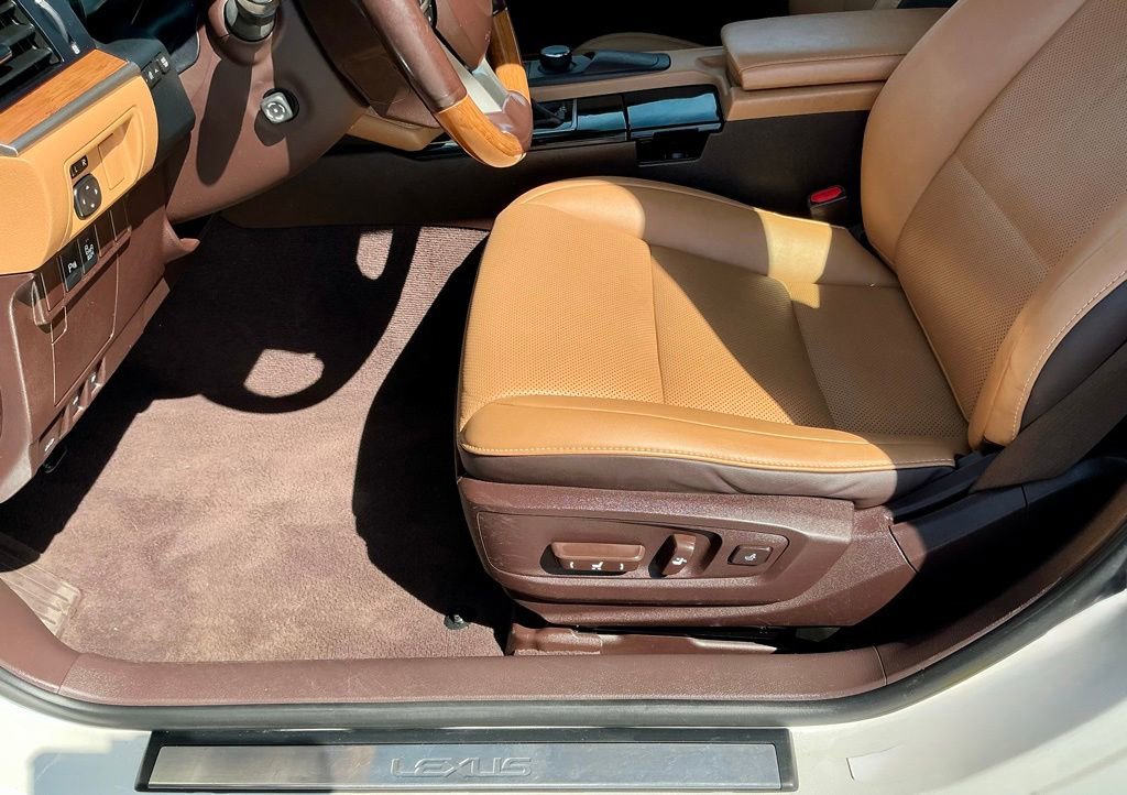 Used 2016 Lexus ES 300h w/ Premium Package w/Wood Trim image 38