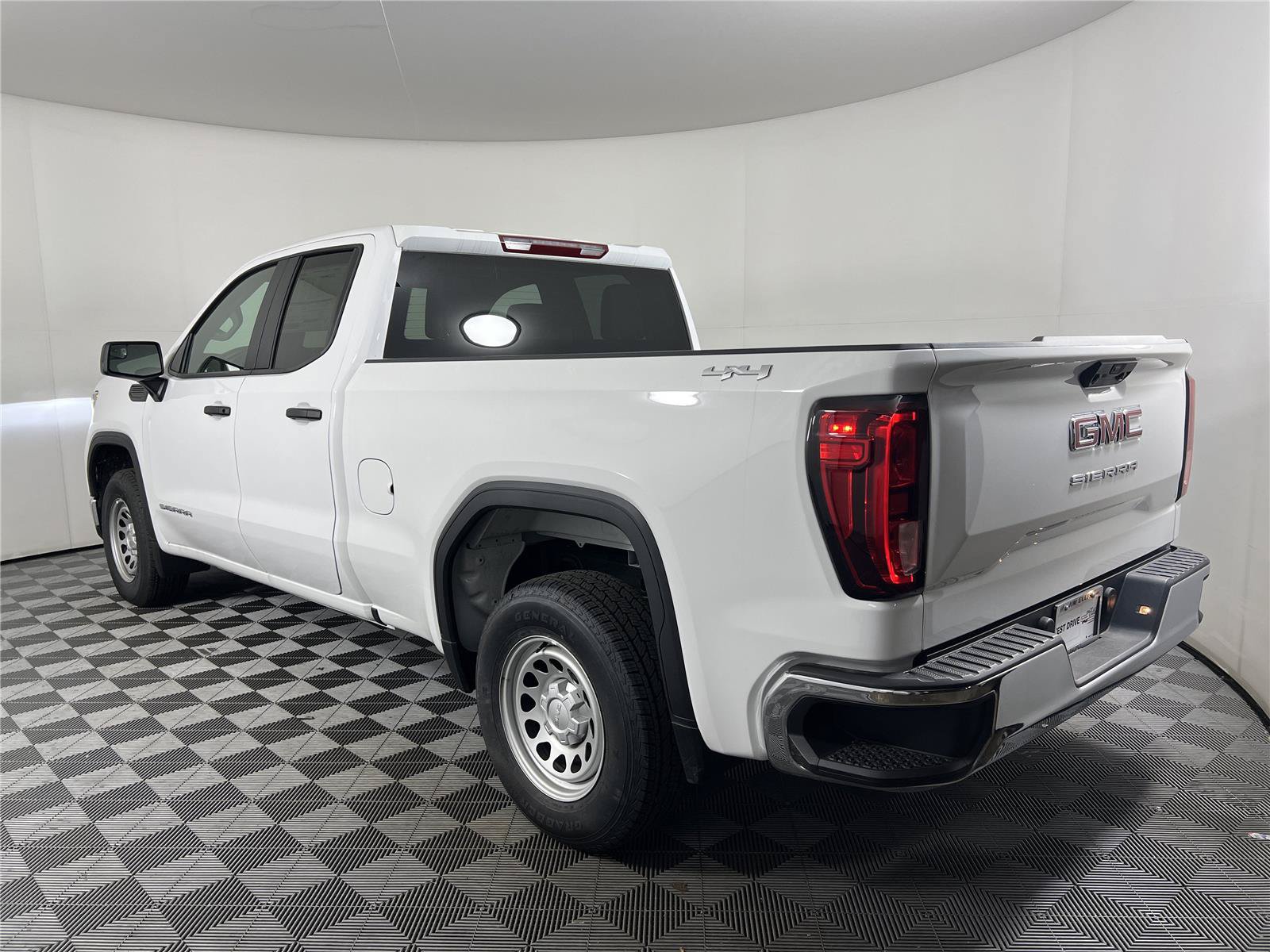 New 2026 GMC Sierra 1500 Pro w/ Convenience Package AWD/4WD image 4