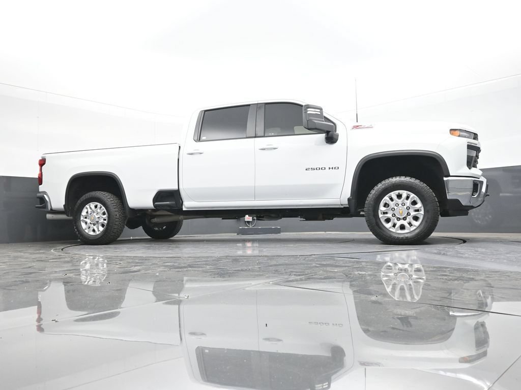 Used 2024 Chevrolet Silverado 2500 LT AWD/4WD image 39