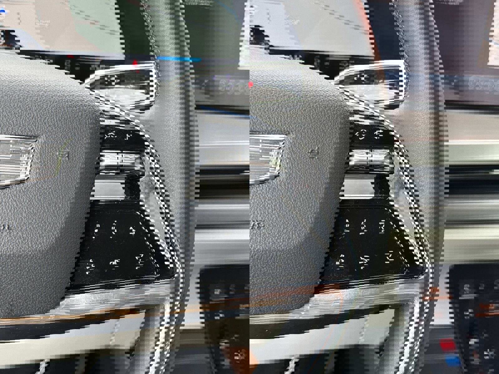 New 2026 Cadillac Vistiq Luxury w/ LPO, Floor Liner Package image 31