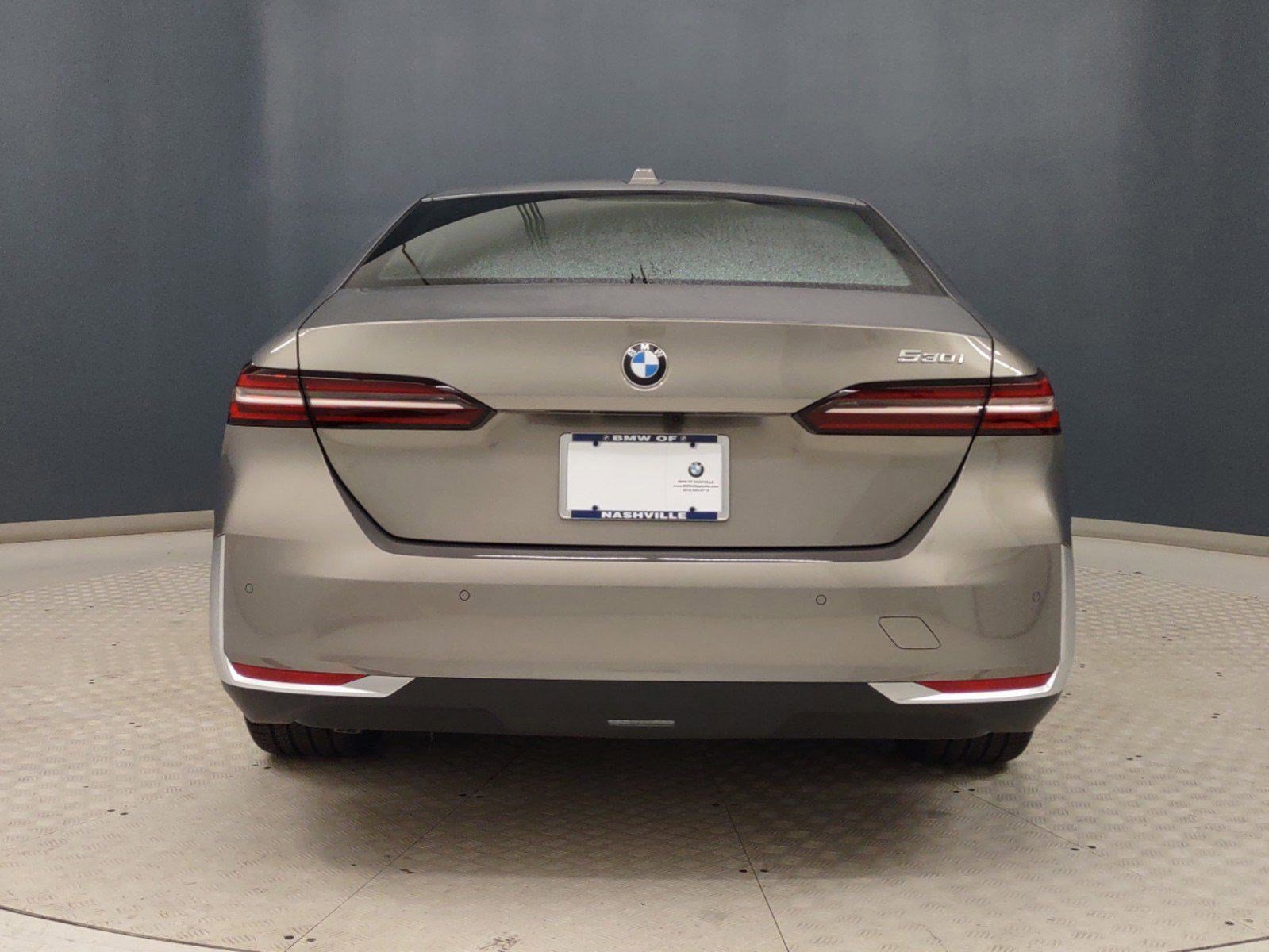 Used 2024 BMW 530i w/ Premium Package RWD image 9