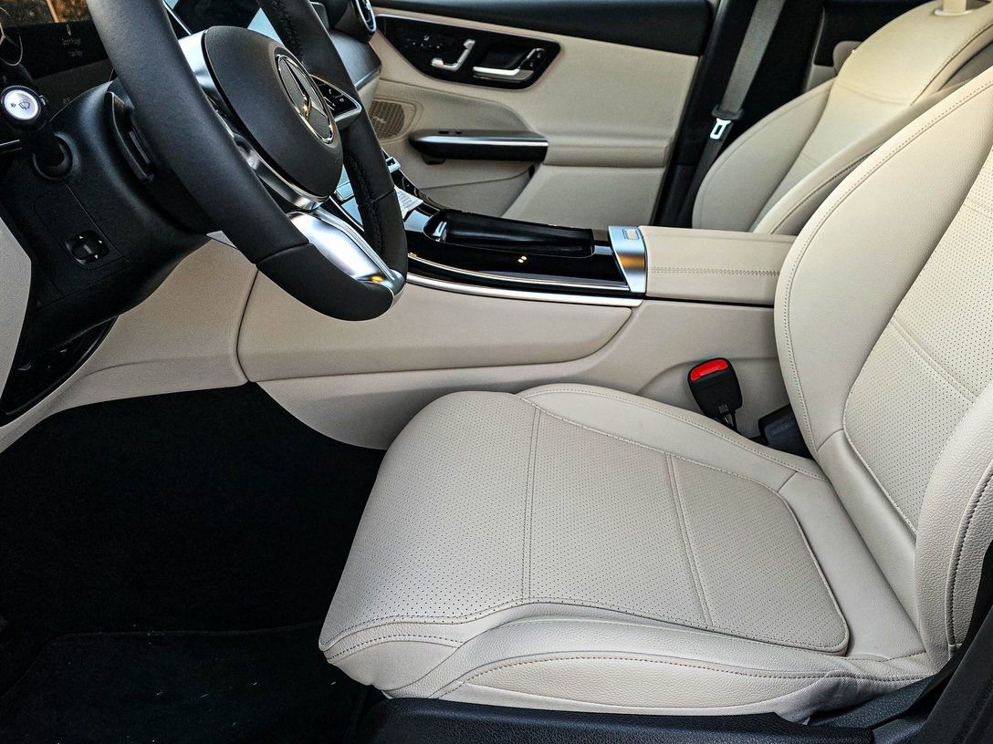 New 2025 Mercedes-Benz GLC 300 4MATIC image 13