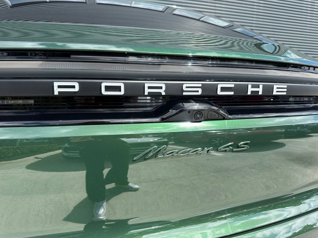 Certified 2025 Porsche Macan 4S Electric AWD/4WD image 14