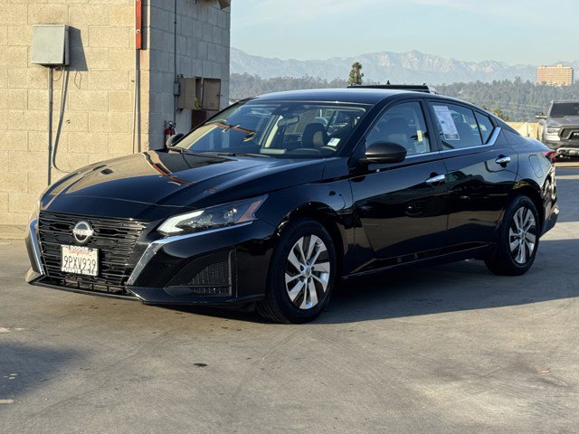 Used 2025 Nissan Altima 2.5 S image 3