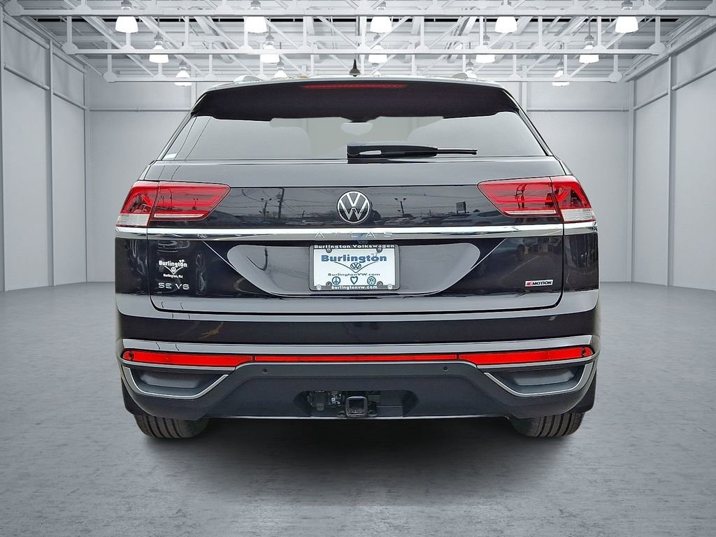 Certified 2022 Volkswagen Atlas Cross Sport SE image 5