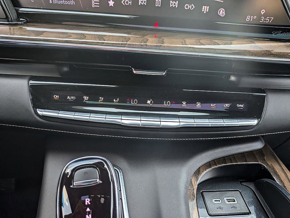 Certified 2024 Cadillac Escalade Premium Luxury Platinum image 25