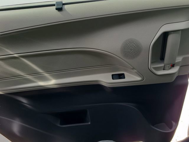 Used 2023 Toyota Sienna XLE FWD image 14
