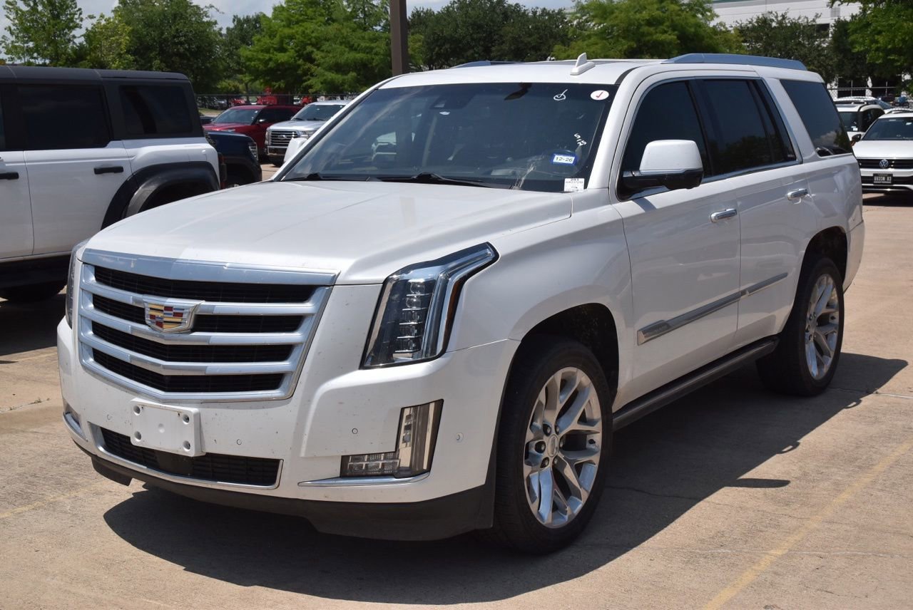 Used 2019 Cadillac Escalade Premium Luxury RWD image 2