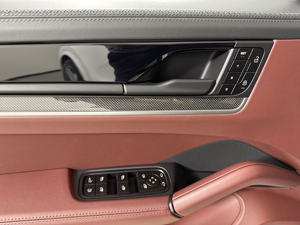 Certified 2024 Porsche Cayenne Turbo image 33