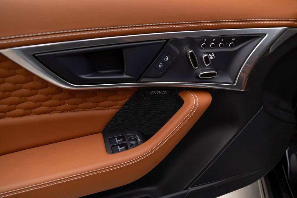 Used 2024 Jaguar F-TYPE R-Dynamic RWD image 22