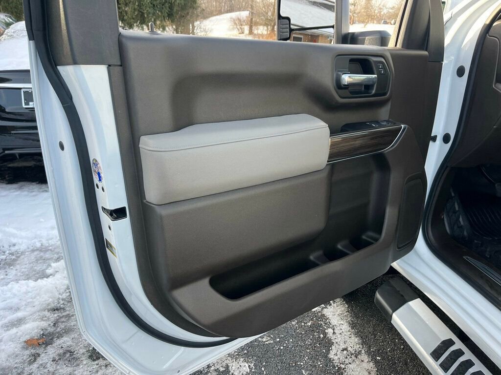 Used 2024 Chevrolet Silverado 2500 LT w/ Z71 Off-Road Package image 40