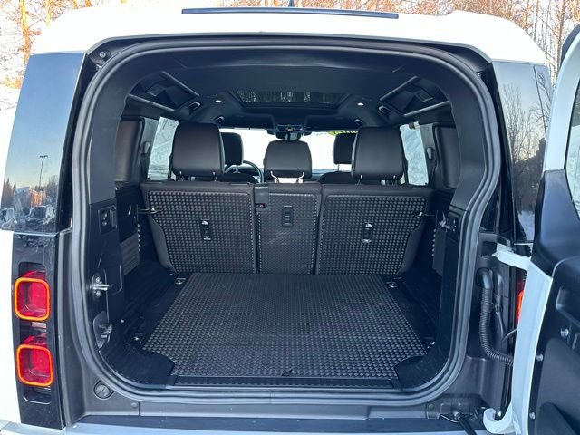 Used 2025 Land Rover Defender 110 S image 23