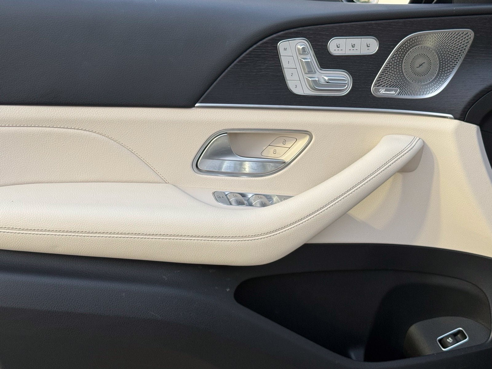 Used 2024 Mercedes-Benz GLE 450 4MATIC image 16