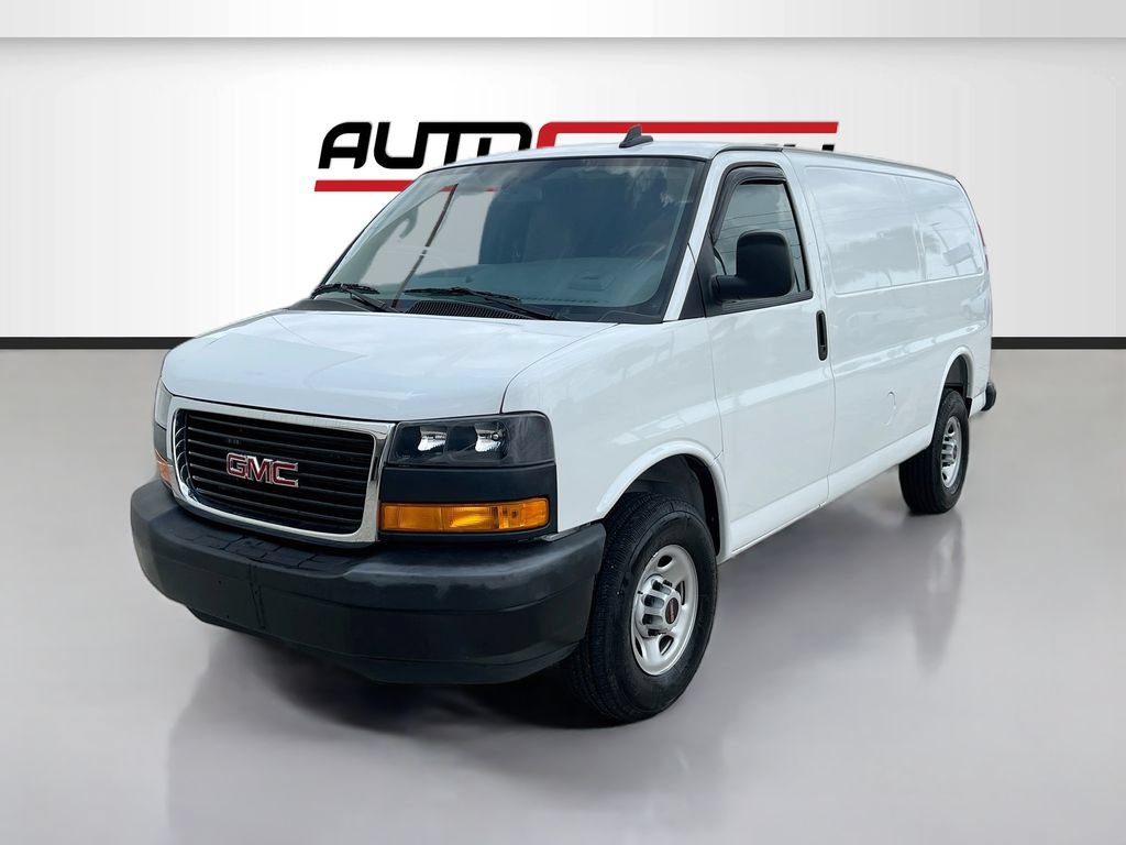 Used 2025 GMC Savana 2500 w/ Driver Convenience Package RWD image 3