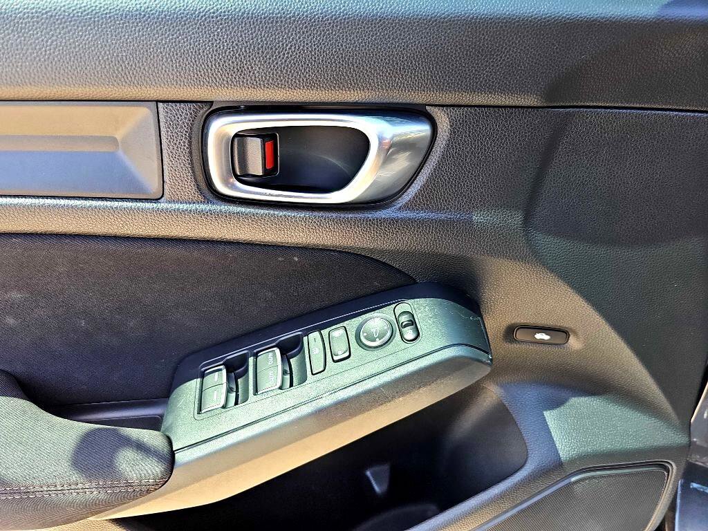 Used 2025 Honda Civic LX image 17