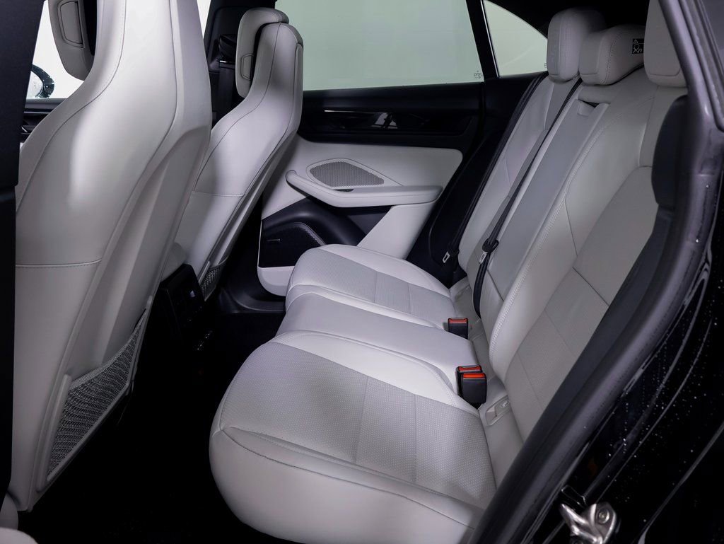 New 2025 Porsche Macan Electric image 8