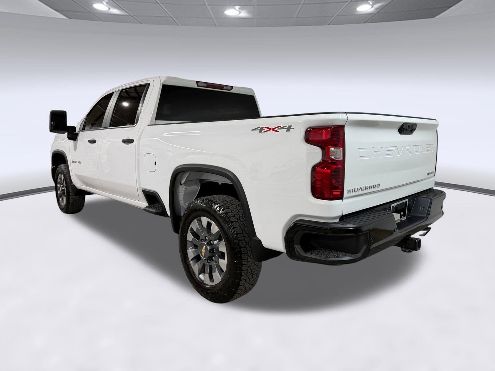 Used 2025 Chevrolet Silverado 2500 Custom w/ Custom Value Package AWD/4WD image 2