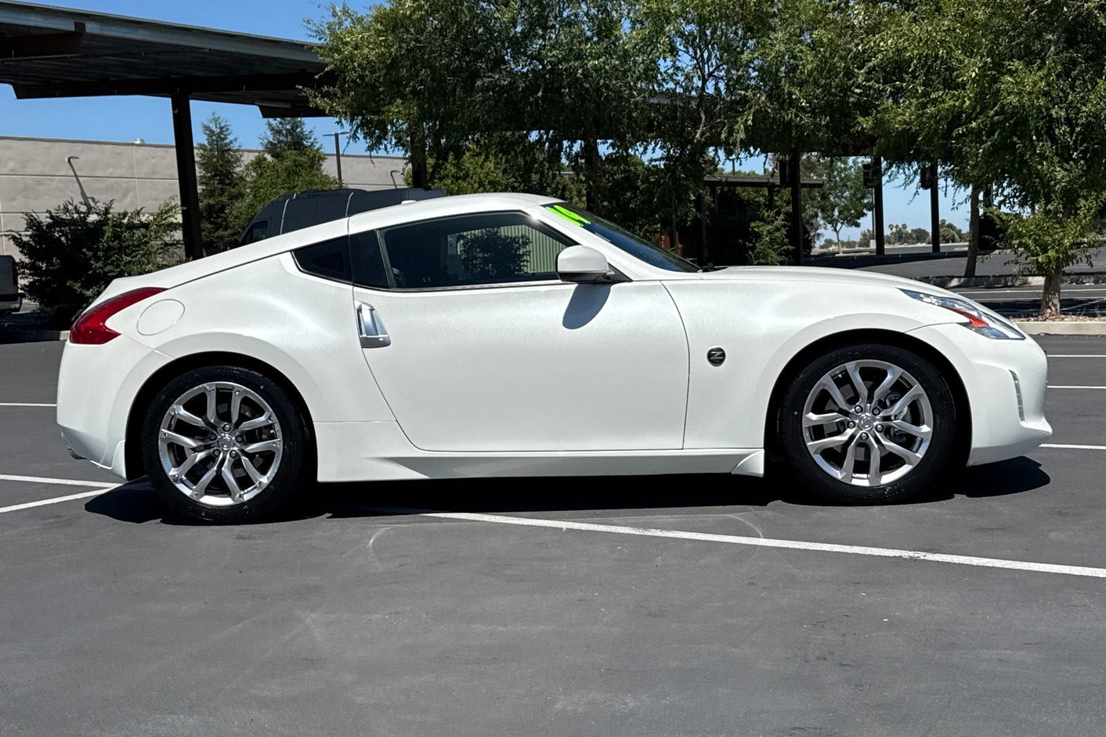 Used 2014 Nissan 370Z Touring RWD image 8