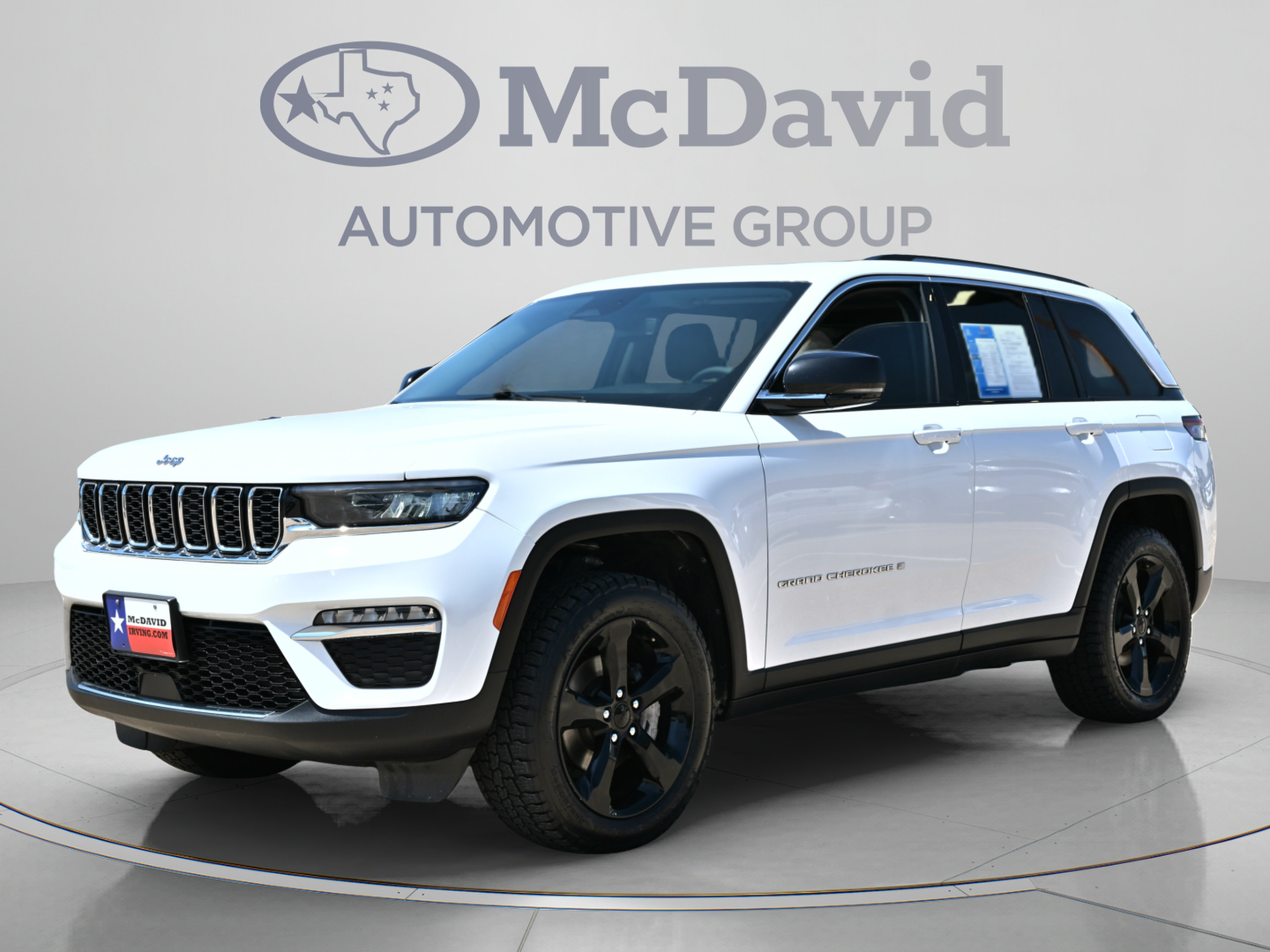 Used 2023 Jeep Grand Cherokee Limited AWD/4WD image 1
