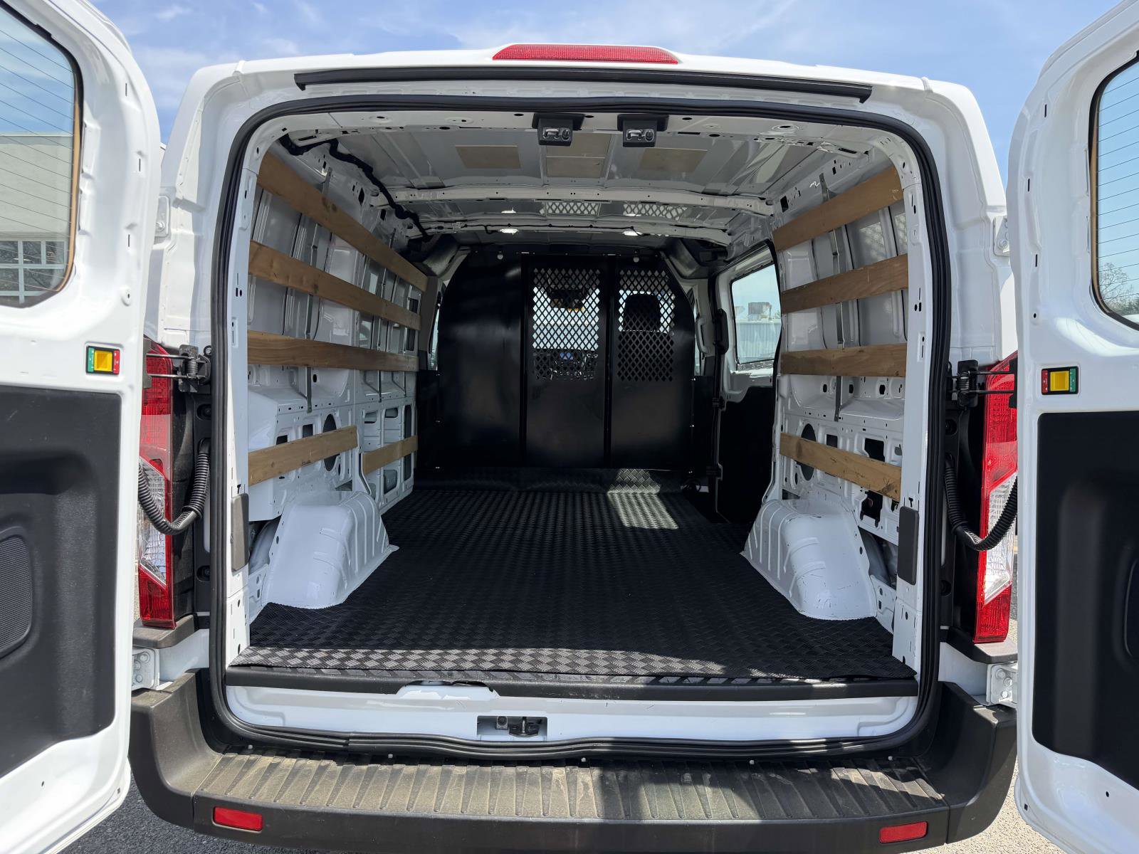 Used 2024 Ford Transit 250 Low Roof w/ Exterior Upgrade Package RWD image 8