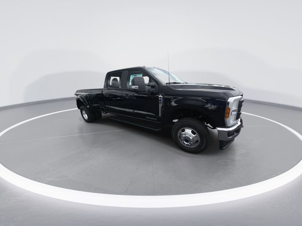 Used 2025 Ford F350 XL image 2