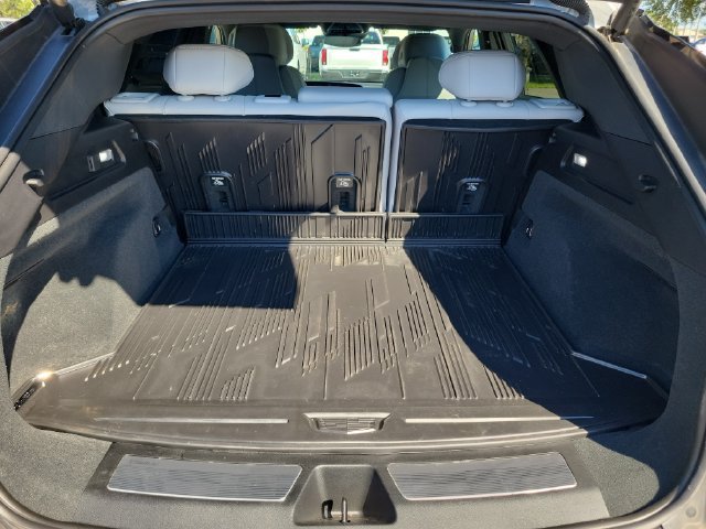 Used 2024 Cadillac Lyriq Luxury AWD/4WD image 18